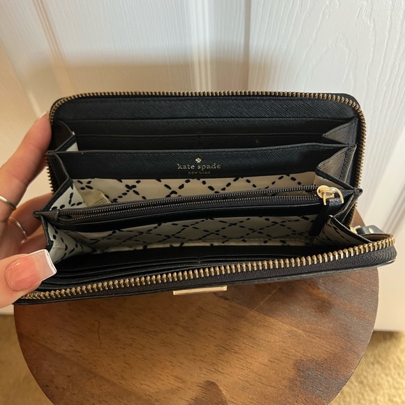 Kate Spade wallet - Picture 2 of 2